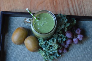 Kiwi Grapes Kale Smoothie Recipe
